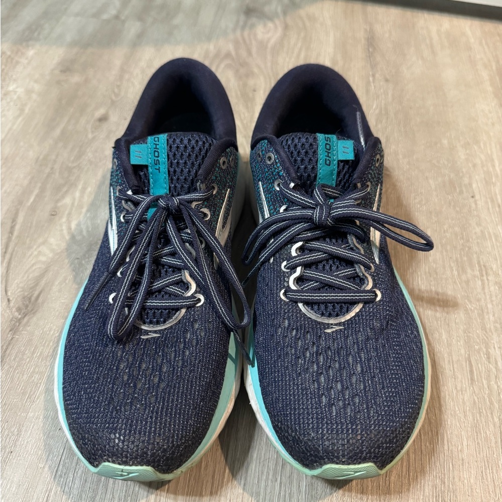 Brooks Women's Athletic Shoes in Navy and Teal